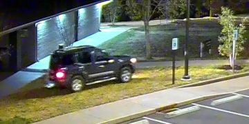 Knoxville Police Investigate Vehicle Damage at Lakeshore Park