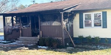 Fatal Fire in Oak Ridge Claims One Life, Two Firefighters Injured