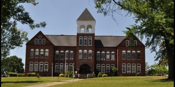 Knoxville College Faces Urgent Deadline for Building Repairs
