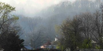 Brush Fire on Sharp’s Ridge Contained in Knoxville